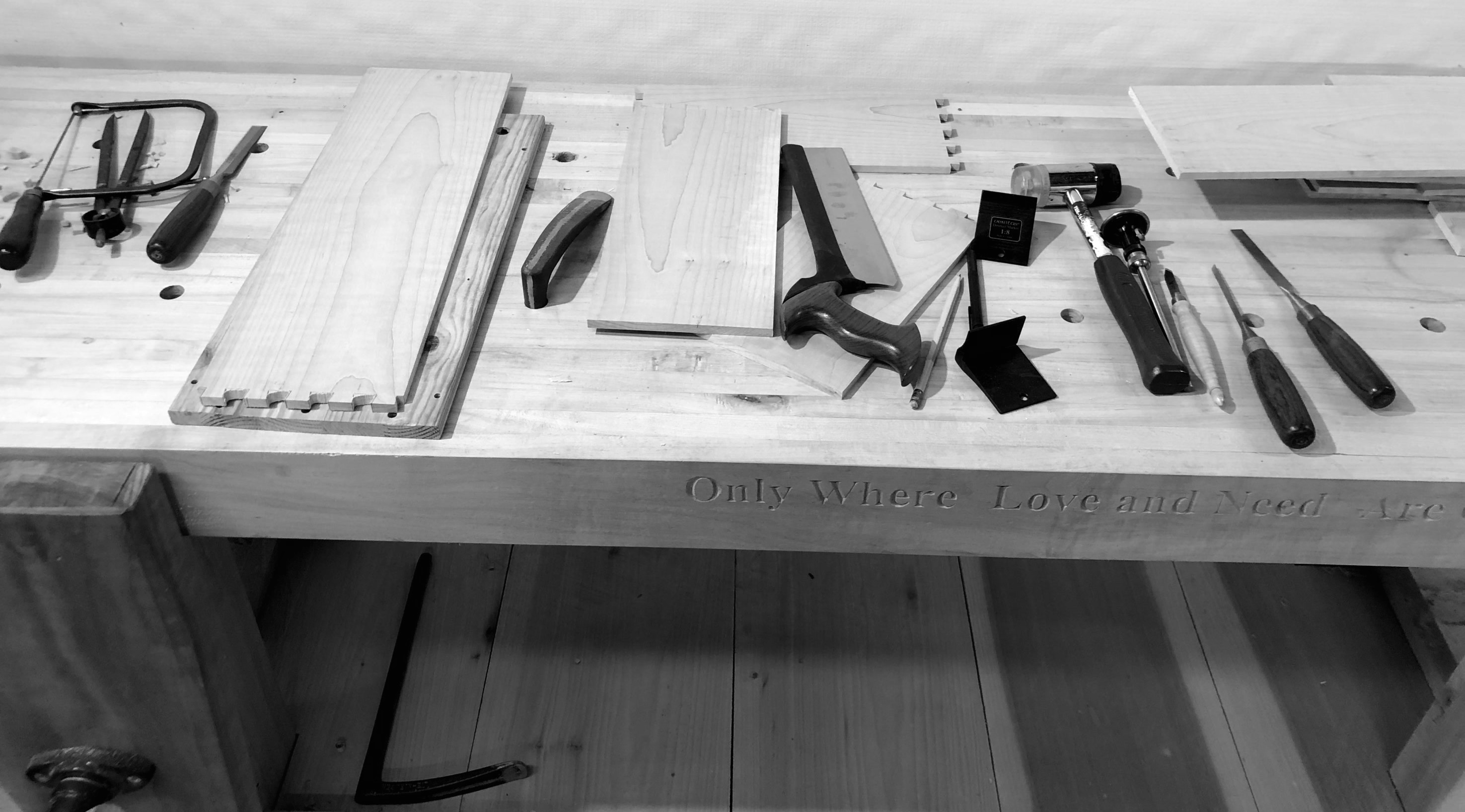Cutting dovetails of the main box case